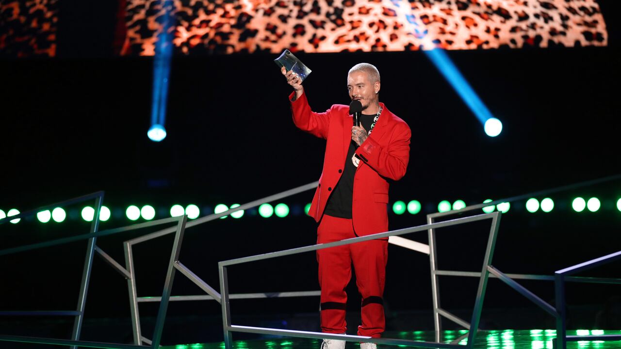 J Balvin, nominado en la categoría Canción del año. Foto: Getty Images.
