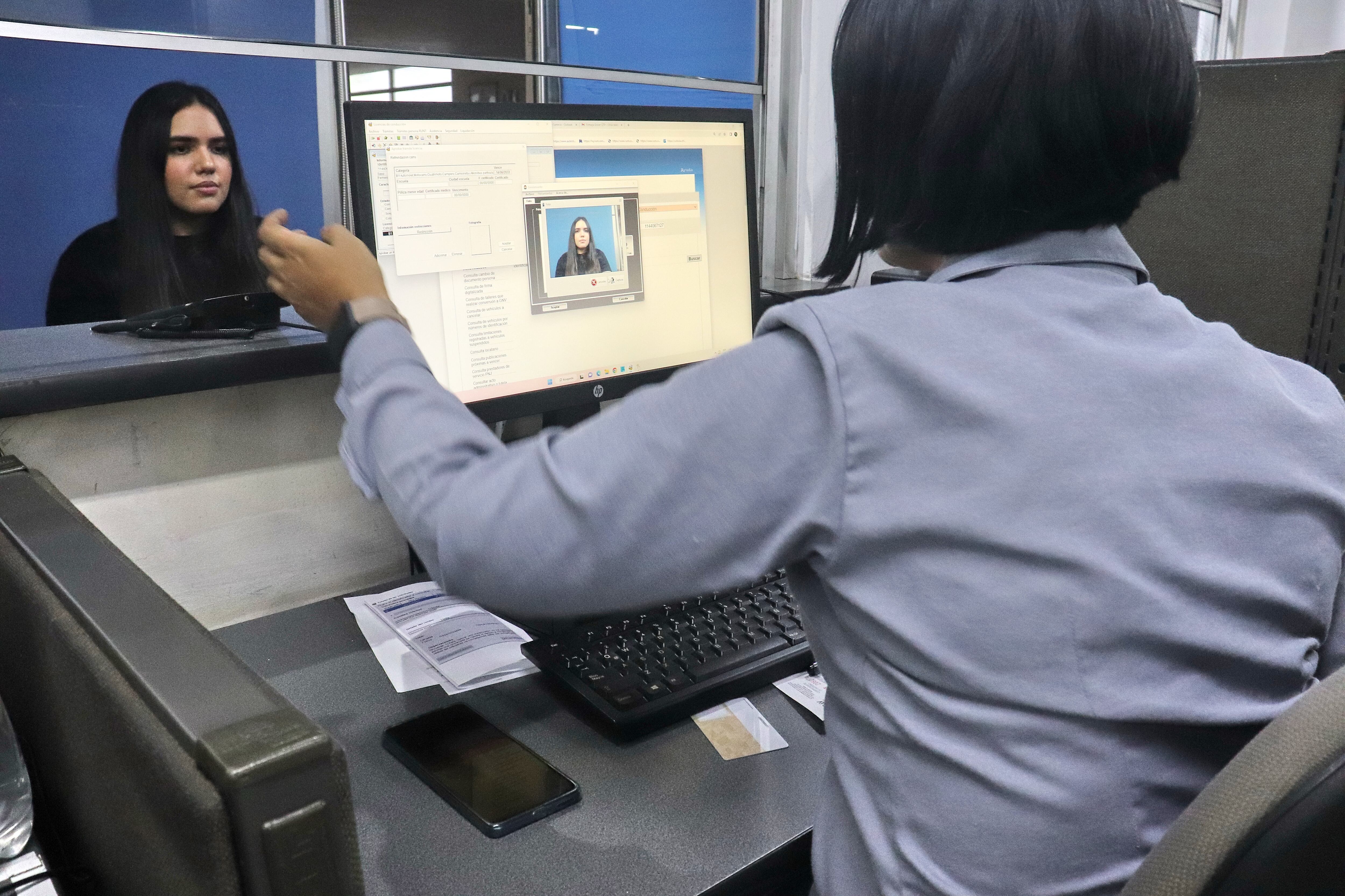 Se agota el plazo para renovar la licencia de conducir o pase en todo el país.