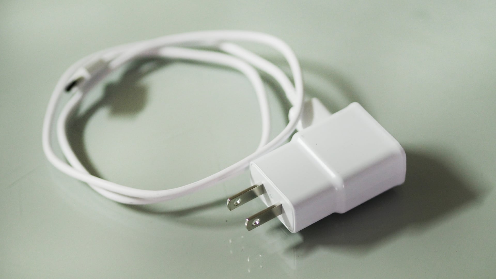 Muchas personas usan cargadores a diario y ya no prestan atención a los pequeños detalles físicos.