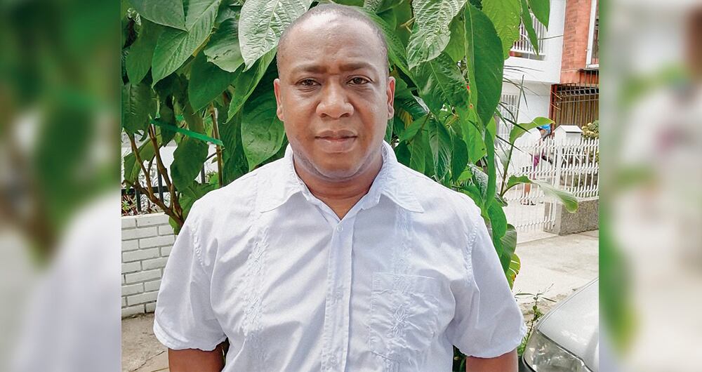 Leyner palacios: Sobreviviente de la masacre de Bojayá. Tiene más de 20 años de trabajo con las comunidades negras.