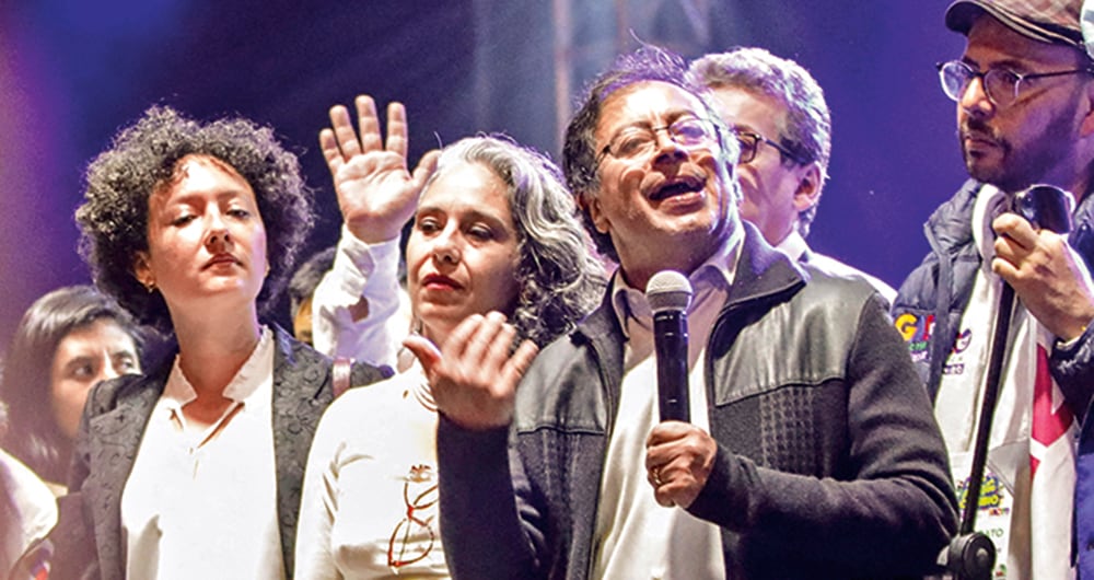    Los estrategas de los actuales competidores por la jefatura del Estado optaron por difamar con mentiras a sus adversarios, acusarlos sin pruebas, infiltrar campañas o exponer su vida privada. Estas acciones van más allá del marketing político y rozan el Código Penal.