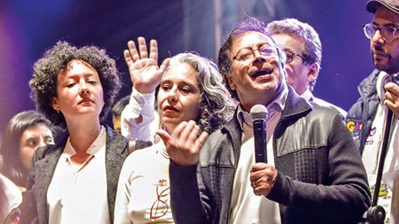 Los estrategas de los actuales competidores por la jefatura del Estado optaron por difamar con mentiras a sus adversarios, acusarlos sin pruebas, infiltrar campañas o exponer su vida privada. Estas acciones van más allá del marketing político y rozan el Código Penal.