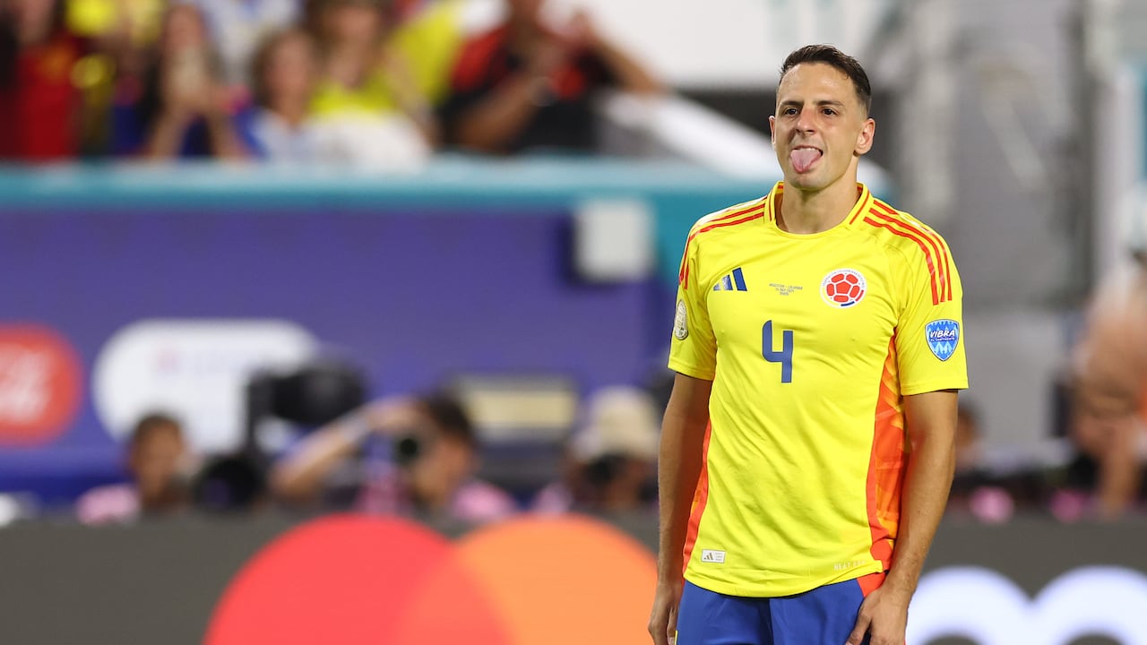 MIAMI GARDENS, FLORIDA - JULY 14: Santiago Arias of Colombia gestures during the CONMEBOL Copa America 2024 Final match between Argentina and Colombia at Hard Rock Stadium on July 14, 2024 in Miami Gardens, Florida. (Photo by Maddie Meyer/Getty Images)