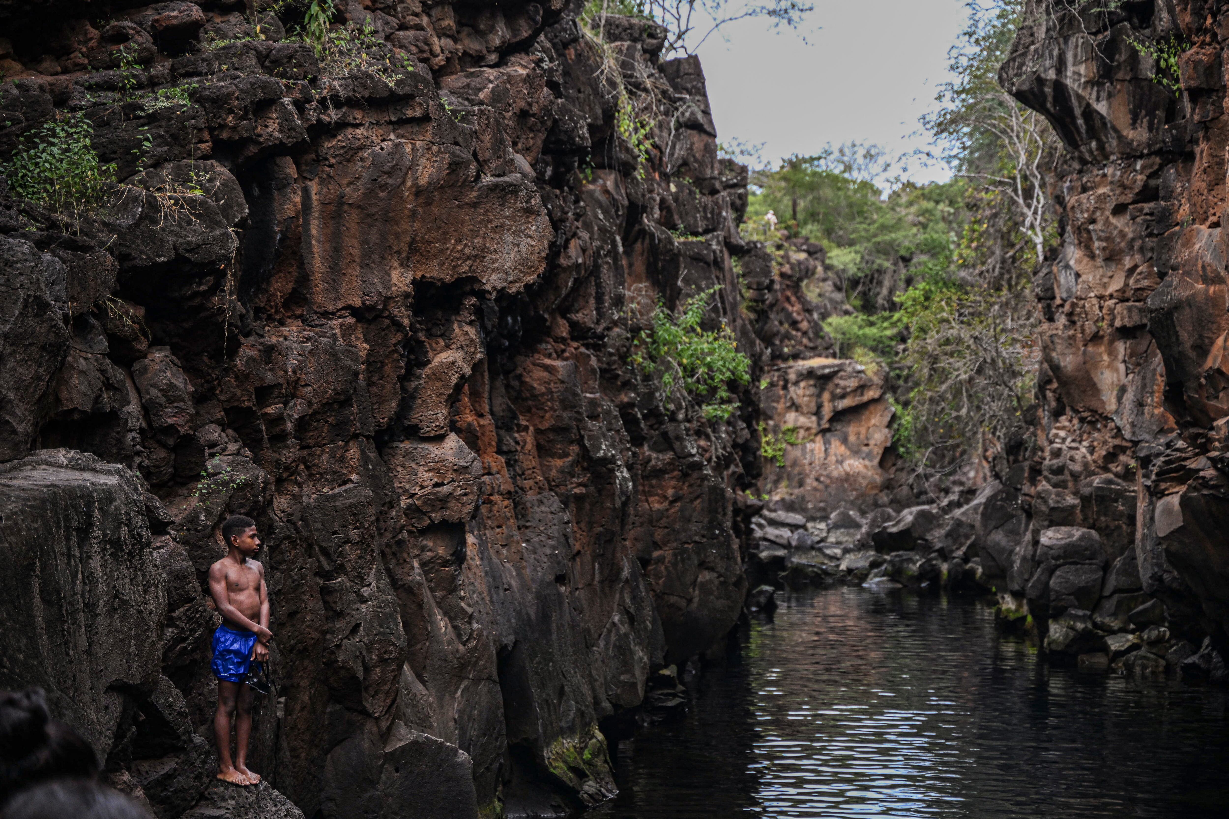 "Al momento se encuentra en observación" en el centro sanitario, agregó el PNG, sin precisar si el menor tenía heridas graves.