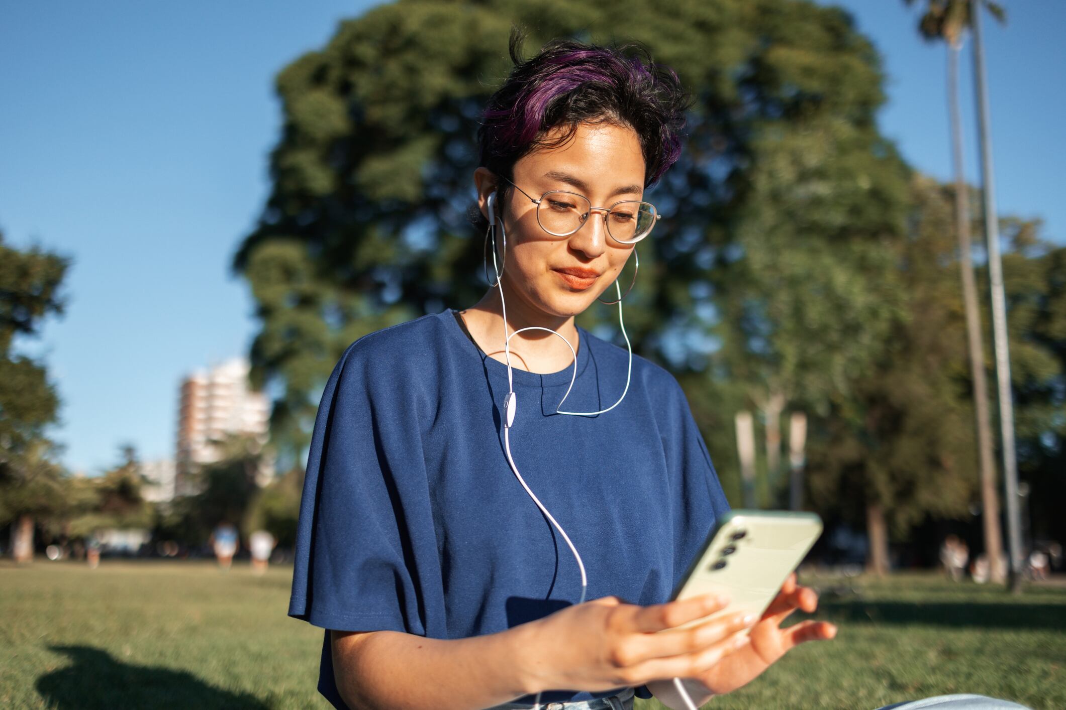 Plataformas de música se transforman en trampolines para enlaces peligrosos, según investigaciones recientes.