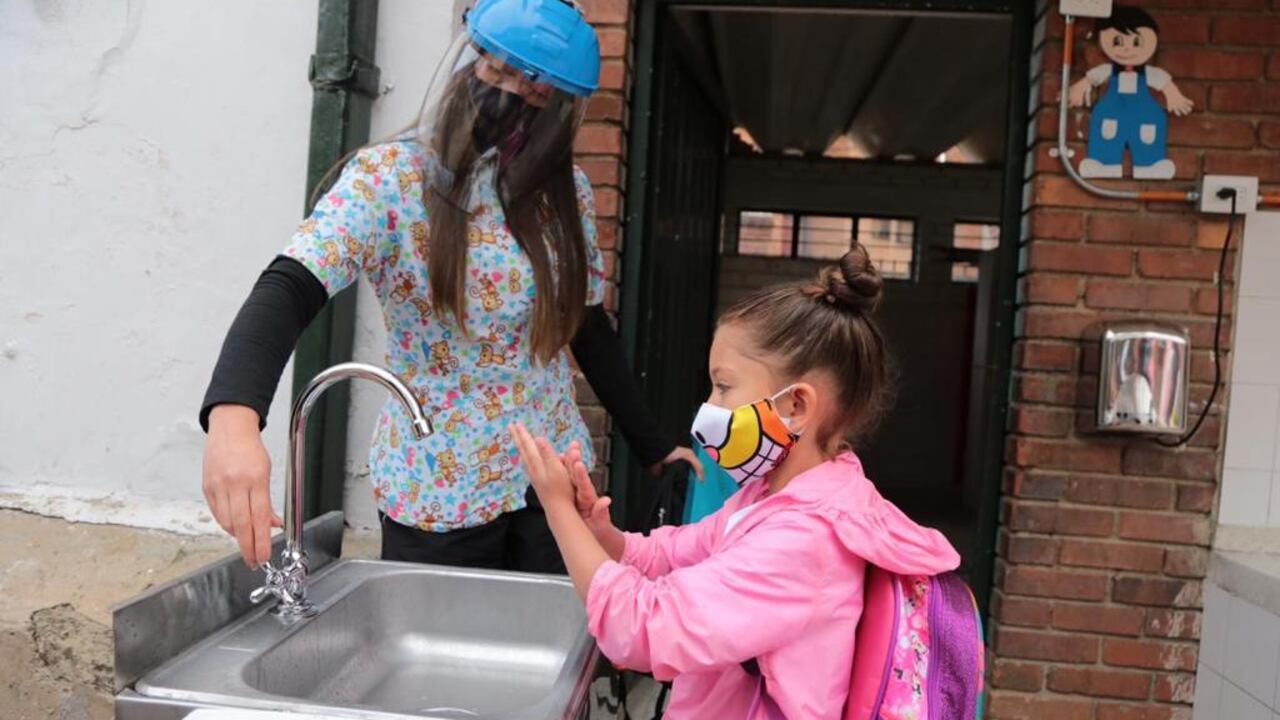 A la fecha, la Alcaldía de Bogotá ha habilitado más de 1.000 instituciones educativas para la reapertura.