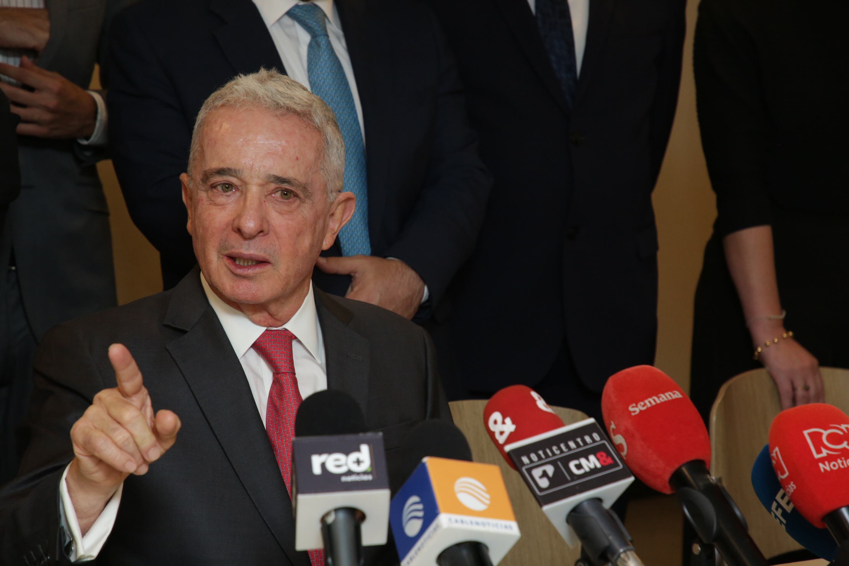 Rueda de Prensa expresidente Álvaro Uribe Vélez y el Centro Democrático