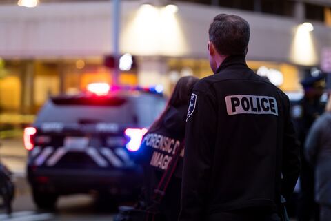 La policía investiga el tiroteo que dejó al menos dos muertos y seis heridos en una fiesta posterior al festival.