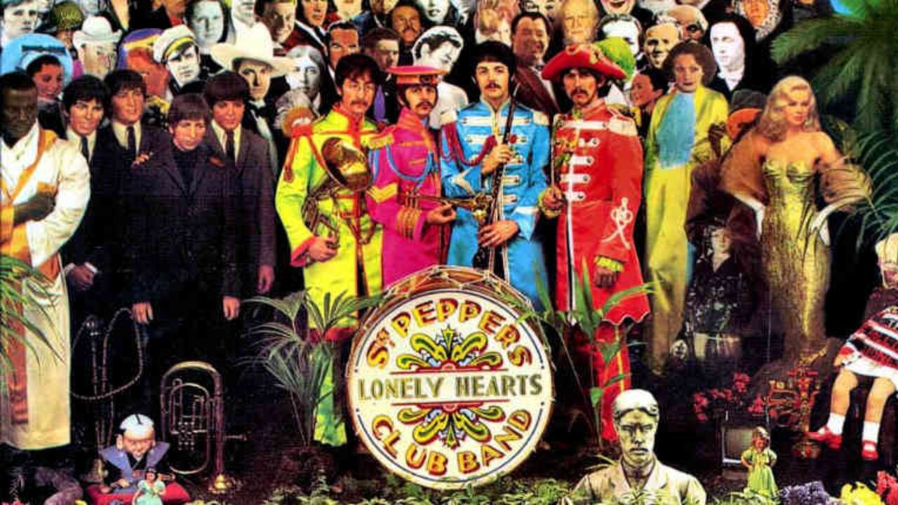 The Beatles. Caratula de Sargent Pepper's Lonely Hearts Club band