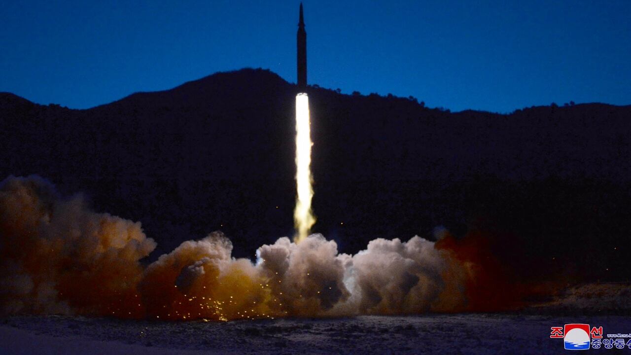 Lanzamiento del misil de Corea del Norte. Este tipo de ensayos están prohibidos por resoluciones expedidas por el Consejo de Seguridad de la ONU.