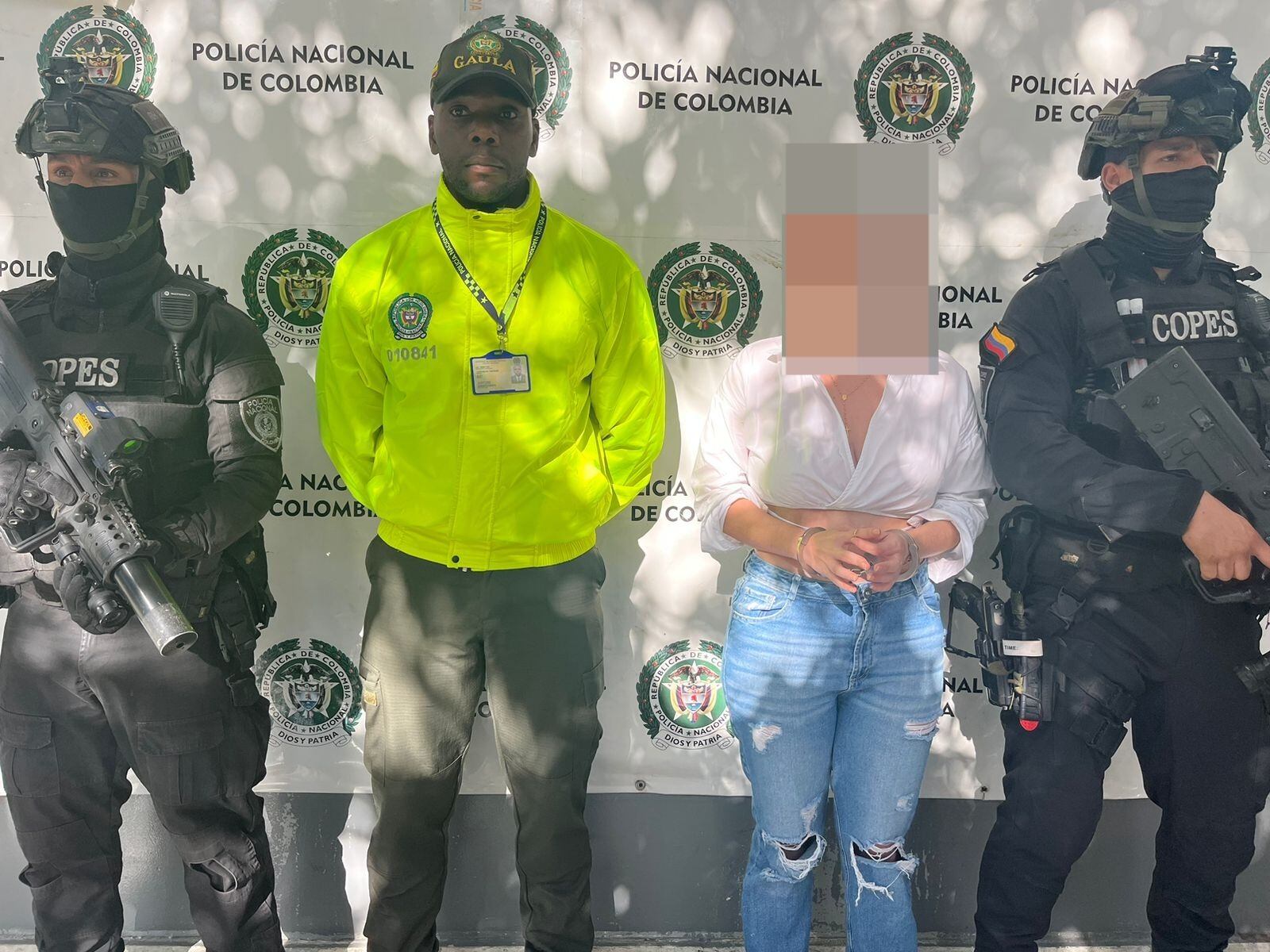 La mujer sería la pareja sentimental del máximo cabecilla y tendría una función dentro de la banda