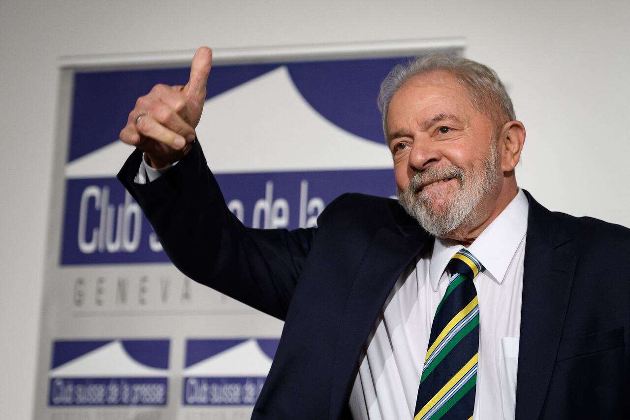 Según una reciente encuesta, el líder del Partido de los Trabajadores derrotaría por un amplio margen al actual mandatario brasileño, Jair Bolsonaro.