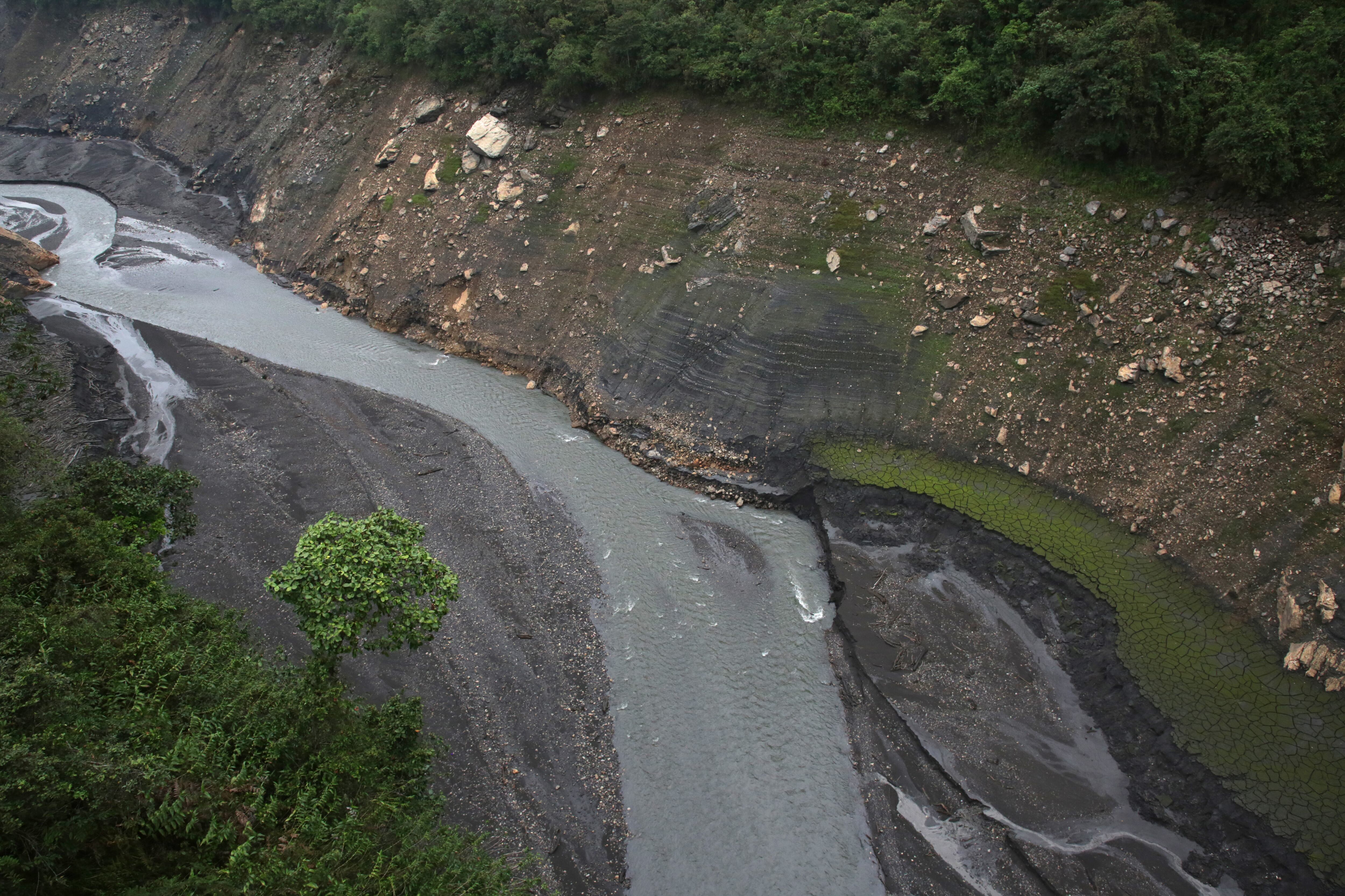 Central Hidroeléctrica del Guavio
 embalse del Guavio  presenta nivel bajo a causa del fenómeno de El Niño
Cundinamarca abril 3 del 2024
Foto Guillermo Torres Reina / Semana