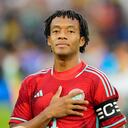 Juan Guillermo Cuadrado luciendo la cinta de capitán de la Selección Colombia