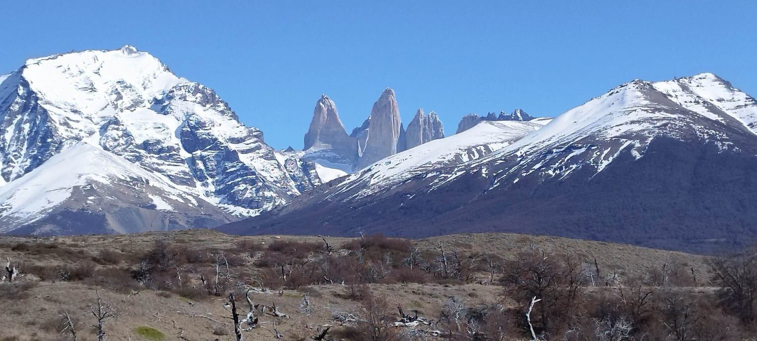 El llamado de auxilio se produjo mientras la tormenta afectaba la visibilidad y la transitabilidad del sendero.