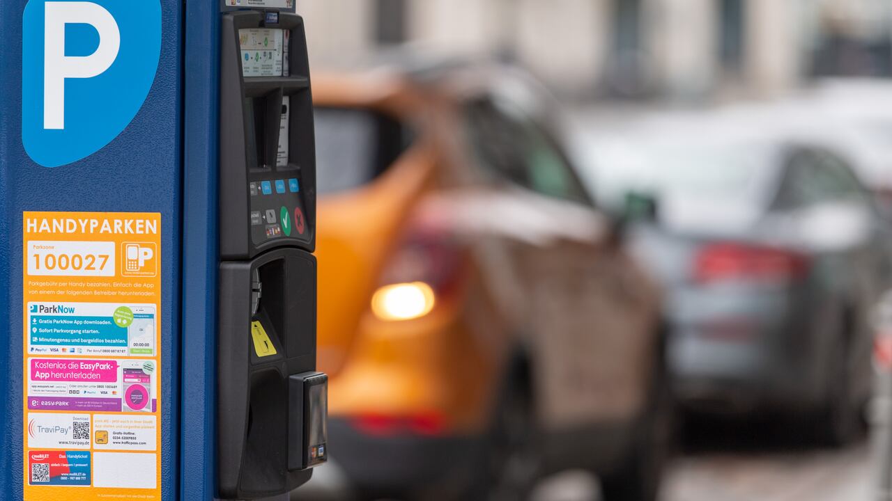El hombre pagó de forma automática y solo se dio cuenta del cobro hasta que el banco le notificó.