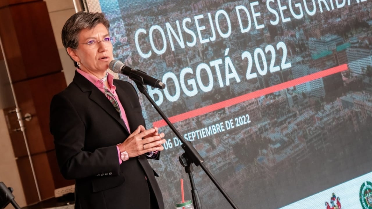 La alcaldesa Claudia López rechazó el asesinato de un niño de 14 años al interior de TransMilenio.