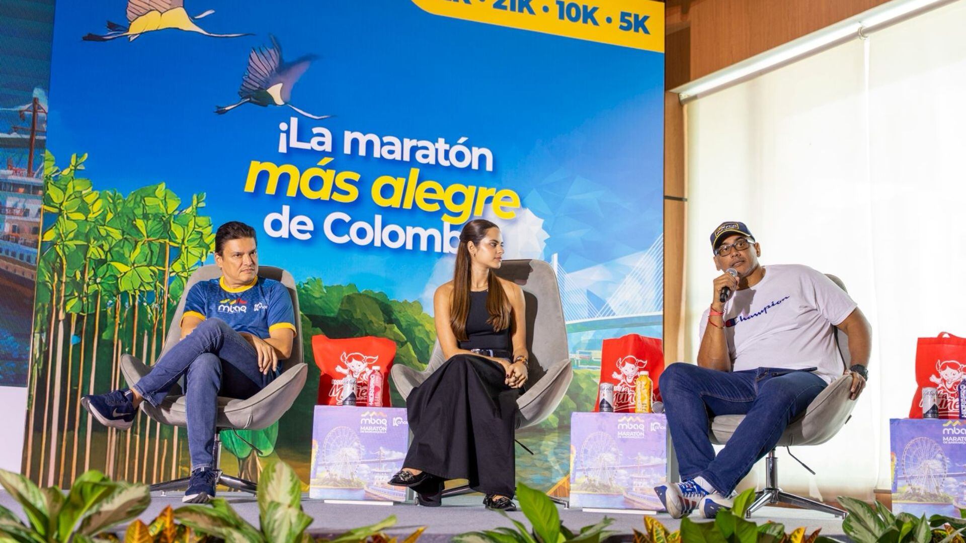 Autoridades distritales dieron la bienvenida a la décima edición de la Maratón de Barranquilla, que este año reunirá a 10.000 corredores en un evento que impulsa el deporte y el turismo en la ciudad
