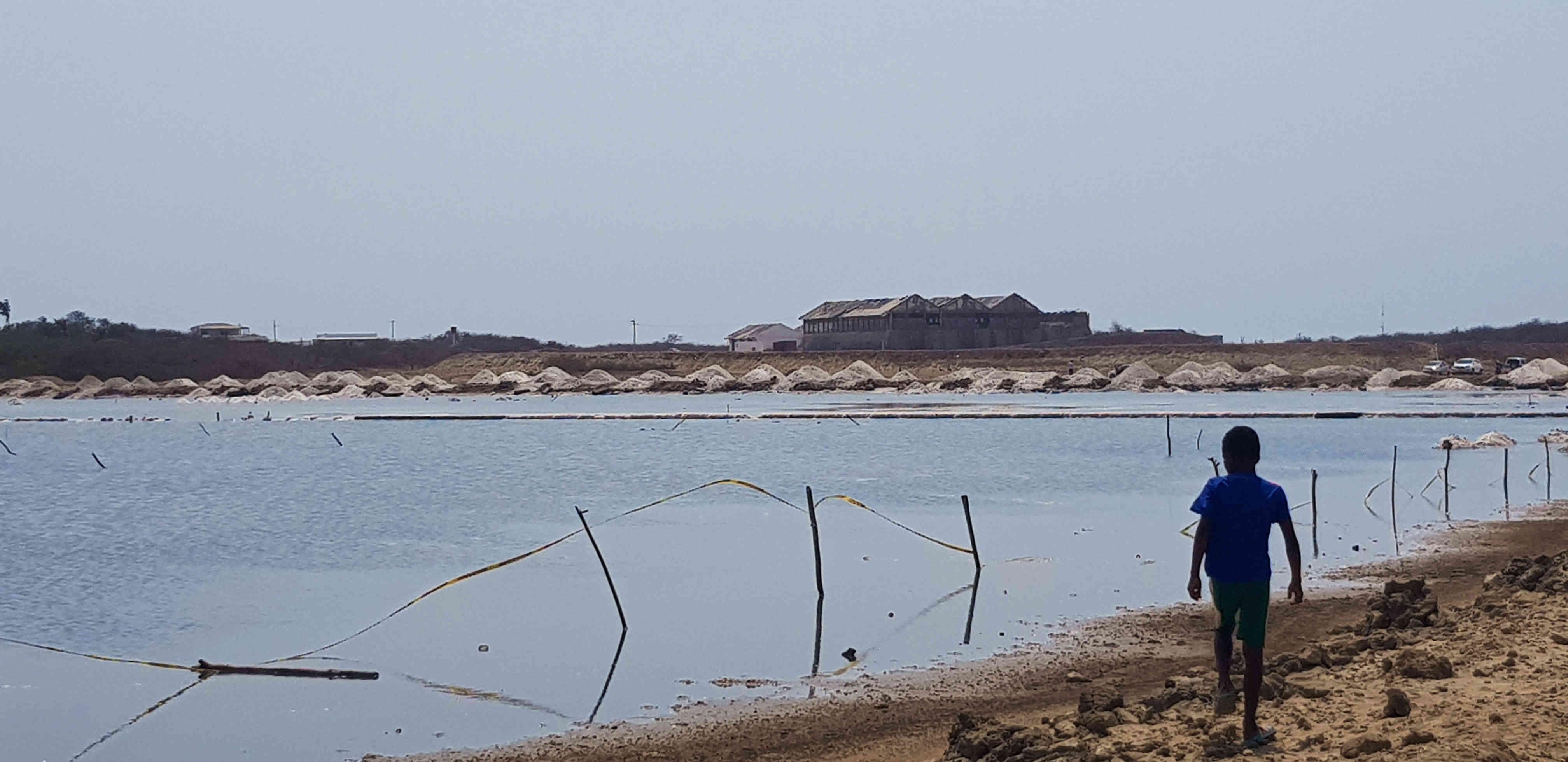 Según Meléndez, justo después de Semana Santa, la maquinaria ingresará a las piscinas e iniciará el proceso para procesar y moler la sal, lo que significará que habrá restricciones para el ingreso de particulares.