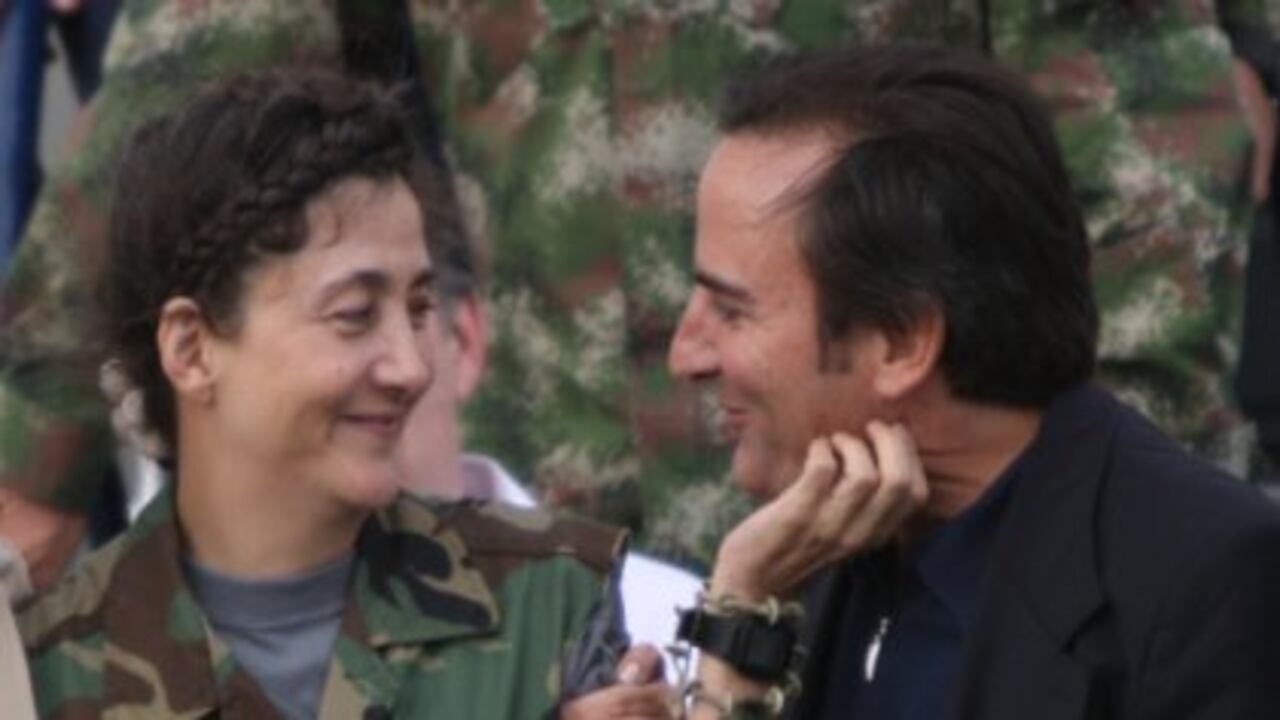 “Cuando bajó del avión solo me cogió el mentón y me dijo: ‘Hola Juanqui. Yo me imaginé de todo, pero nunca eso” escribió Juan Carlos Lecompte en 'Íngrid y yo, una libertad agridulce’