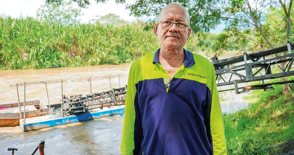  Carlos Alberto Castro vive hace 30 años en la vereda Platanares y ha ayudado a centenares de personas a rescatar a sus familiares desaparecidos.