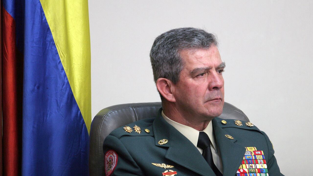 MARIO MONTOYA.
DEBATE COMISION II SENADO. AUTOATENTADOS.
BOGOTA OCTUBRE 11 DE 2006
FOTO: JUAN CARLOS SIERRA-REVISTA SEMANA.