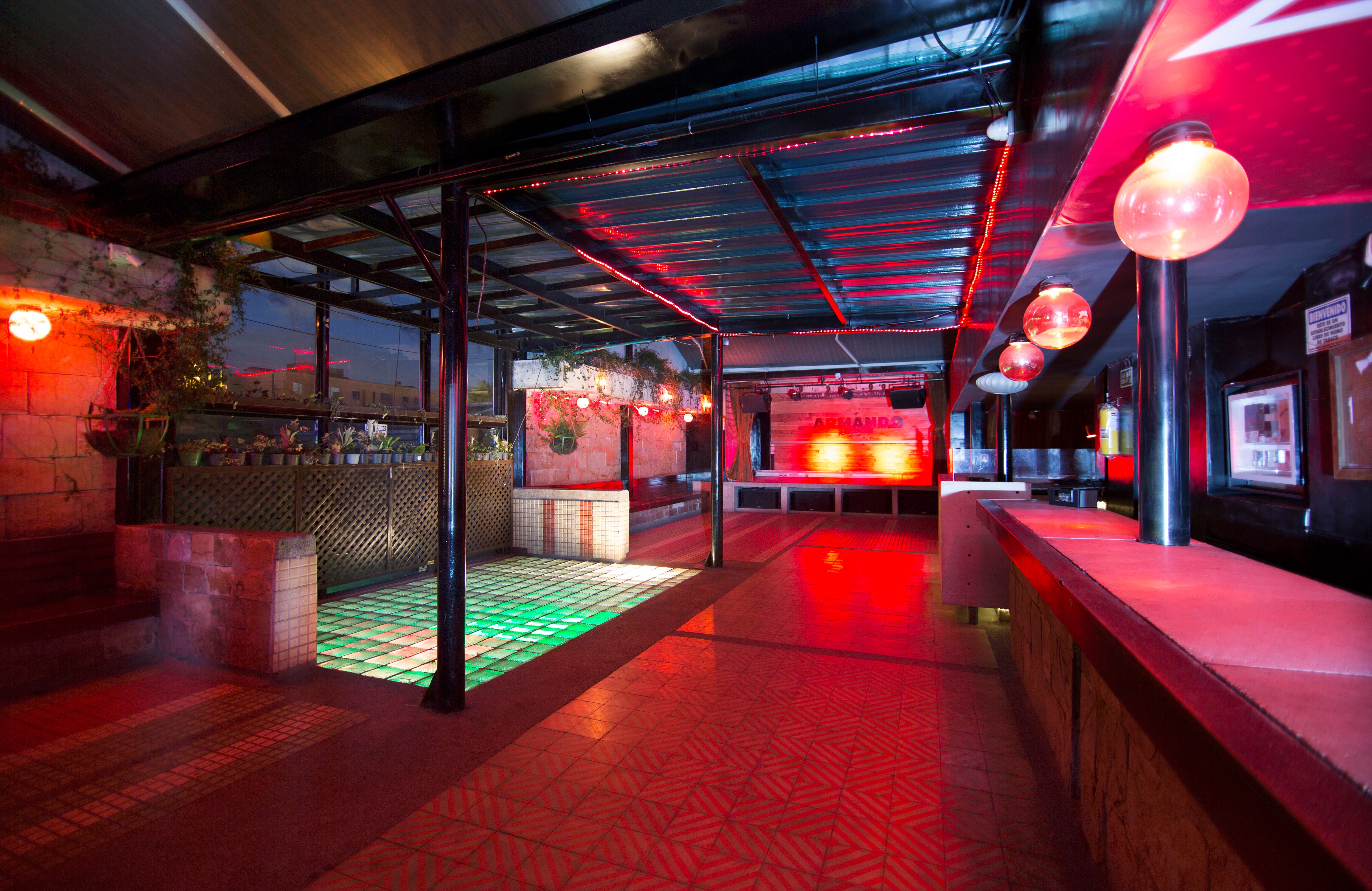 Armando Records cierra en Bogotá. Fotografías realizadas por Numa Studio para Armando Records - Armando Pizza y Pola