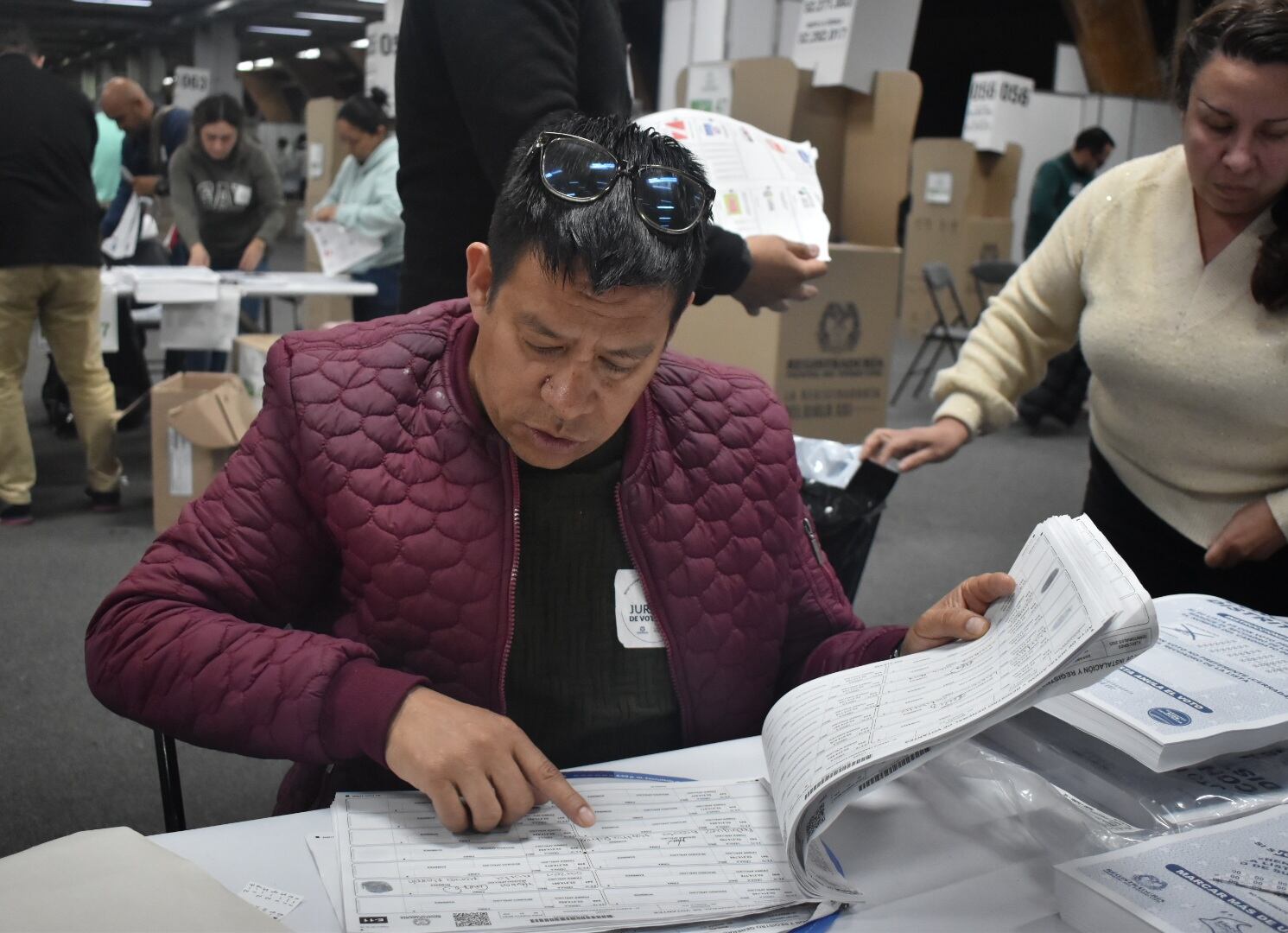 Conteo de Votos en corferias, escrutinio, mesas de votación