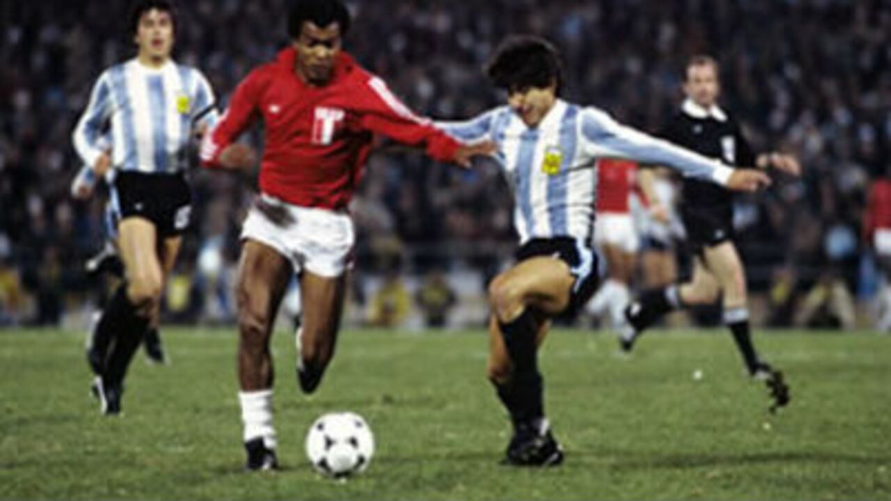 "Morales Bermúdez y Videla pactaron para que nos desaparecieran y como premio se tenían que dejar golear”.