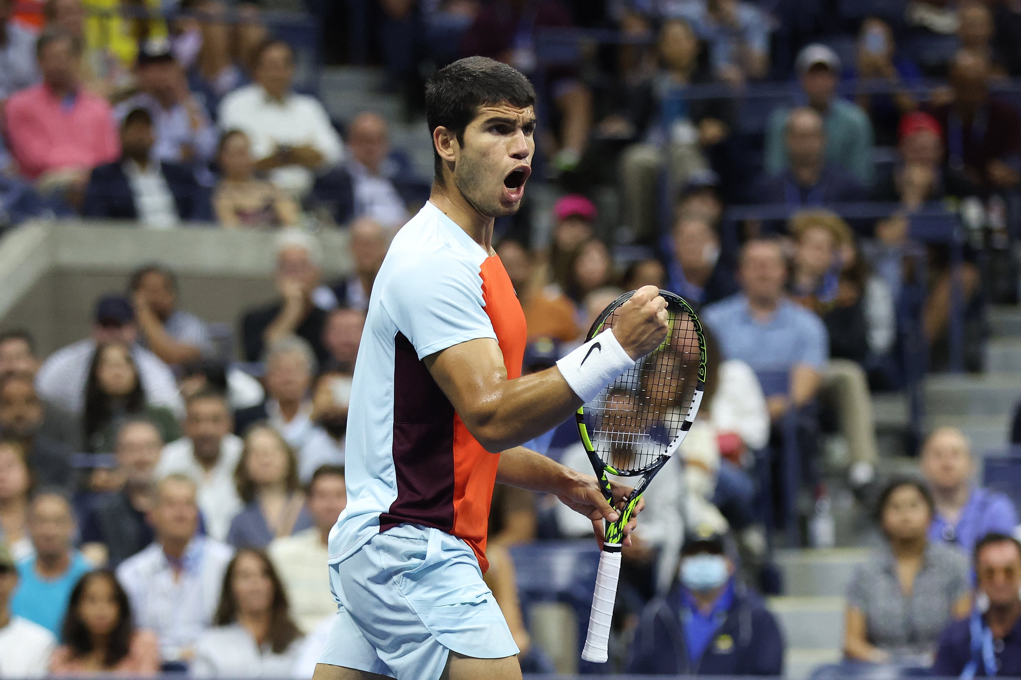 Carlos Alcaraz derrotó al norteamericano Tiafoe y se clasificó a la final del US Open. (Photo by JULIAN FINNEY / GETTY IMAGES NORTH AMERICA / Getty Images via AFP)
