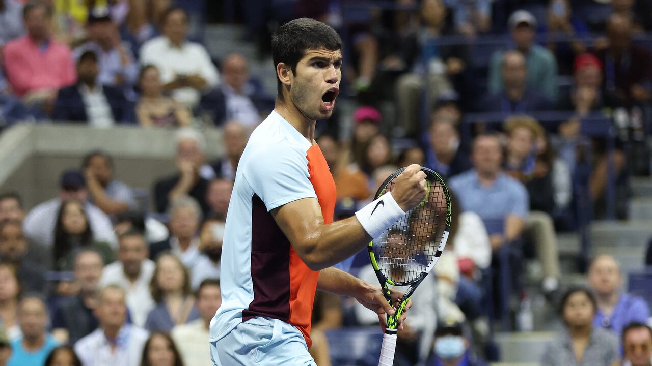 Carlos Alcaraz derrotó al norteamericano Tiafoe y se clasificó a la final del US Open. (Photo by JULIAN FINNEY / GETTY IMAGES NORTH AMERICA / Getty Images via AFP).
