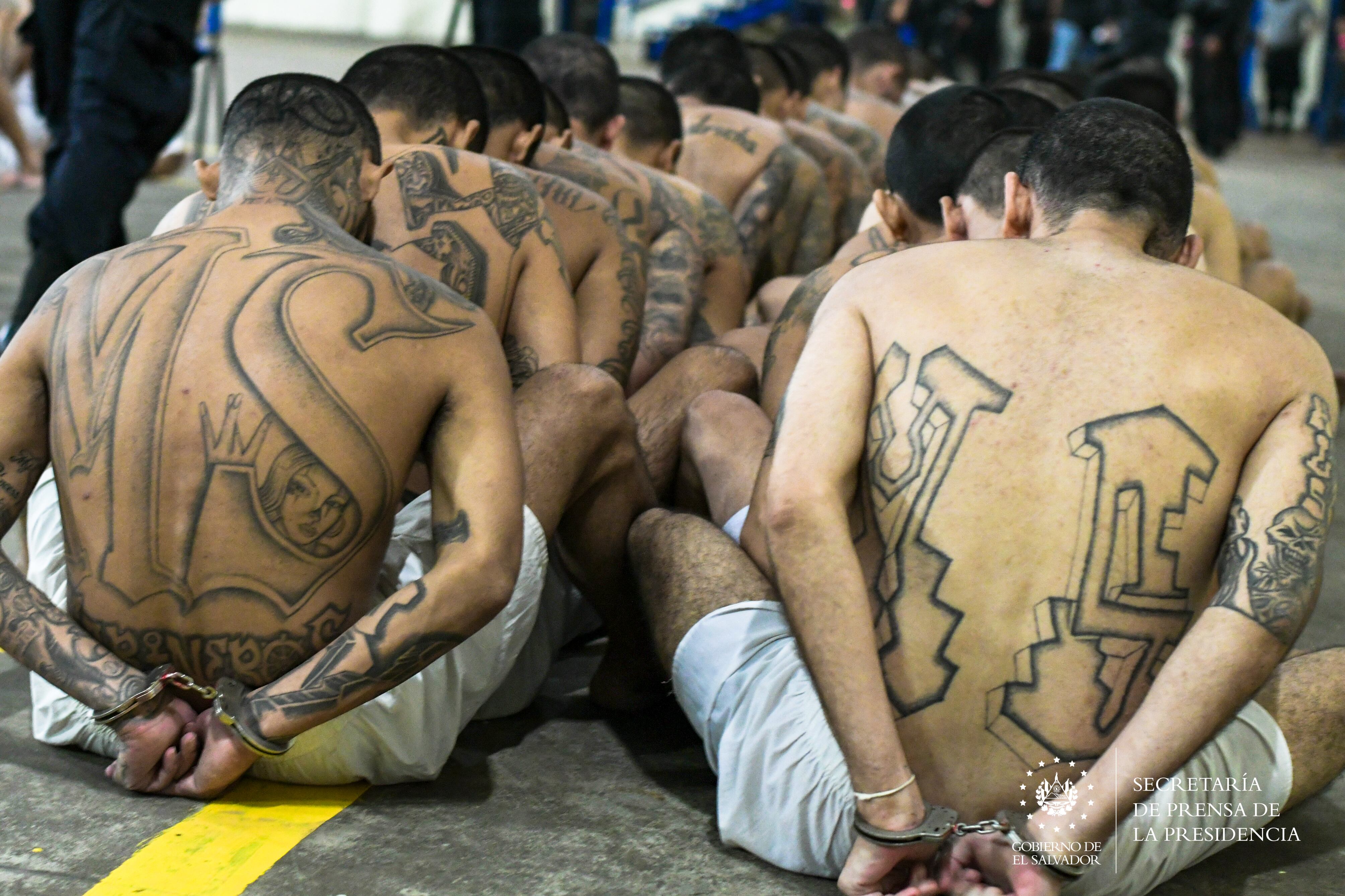 Los reos serán dispuestos 'mezclados', sin importar su pandilla de procedencia. Así lo advirtió el presidente Bukele.