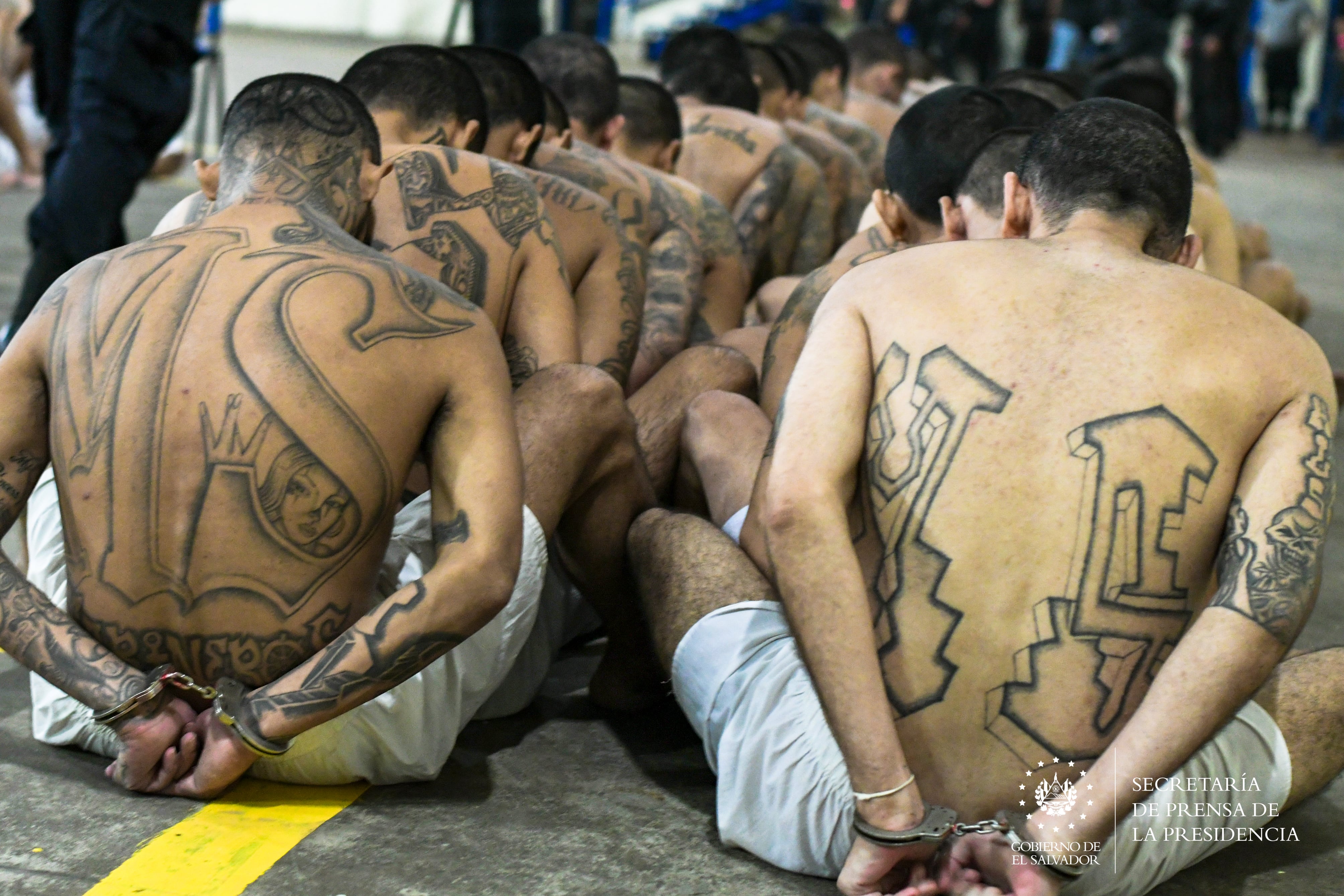 Los reos serán dispuestos 'mezclados', sin importar su pandilla de procedencia. Así lo advirtió el presidente Bukele.