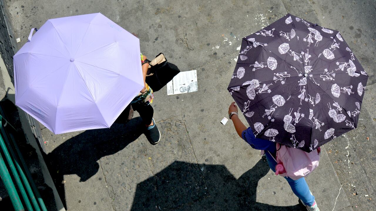 Durante la tarde de este jueves se presentan elevadas temperaturas en Cali pese a que el cielo está nublado. Según el pronóstico del clima, el mes de septiembre será de intenso calor. 19 de septiembre de 2024. Foto Jorge Orozco / El País.