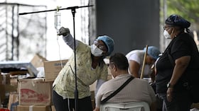 Decenas de miles de personas necesitan urgentemente alimentos y refugio en Venezuela debido a la devastación causada por dos fuertes terremotos que dejaron más de 1.700 muertos y 5.000 heridos, según informó la ONU el 30 de junio de 2026, mientras los médicos advertían sobre posibles brotes de enfermedades.