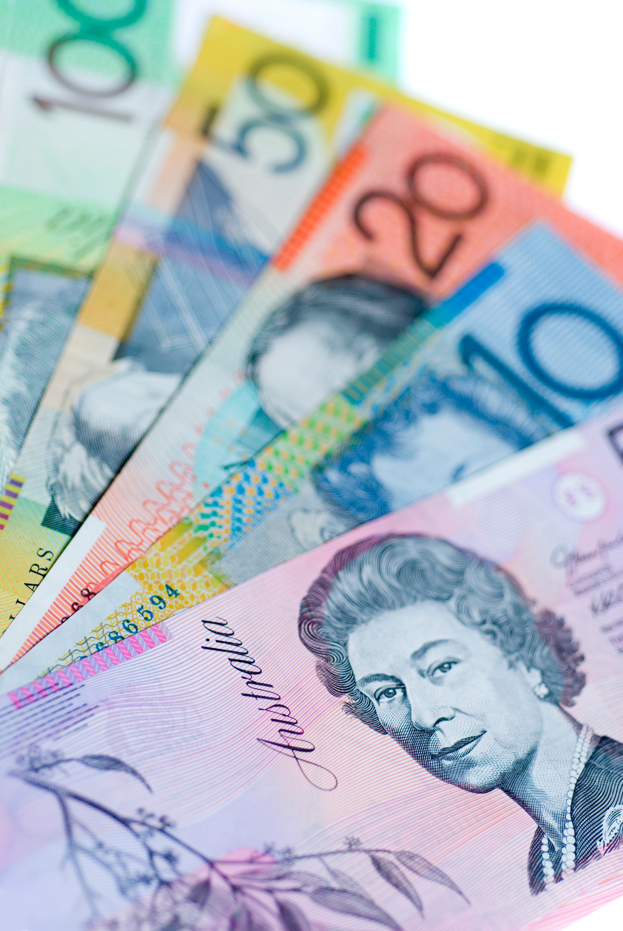 Pese al anuncio, el billete con la cara de Isabel II aún permanecerá un buen tiempo circulando.