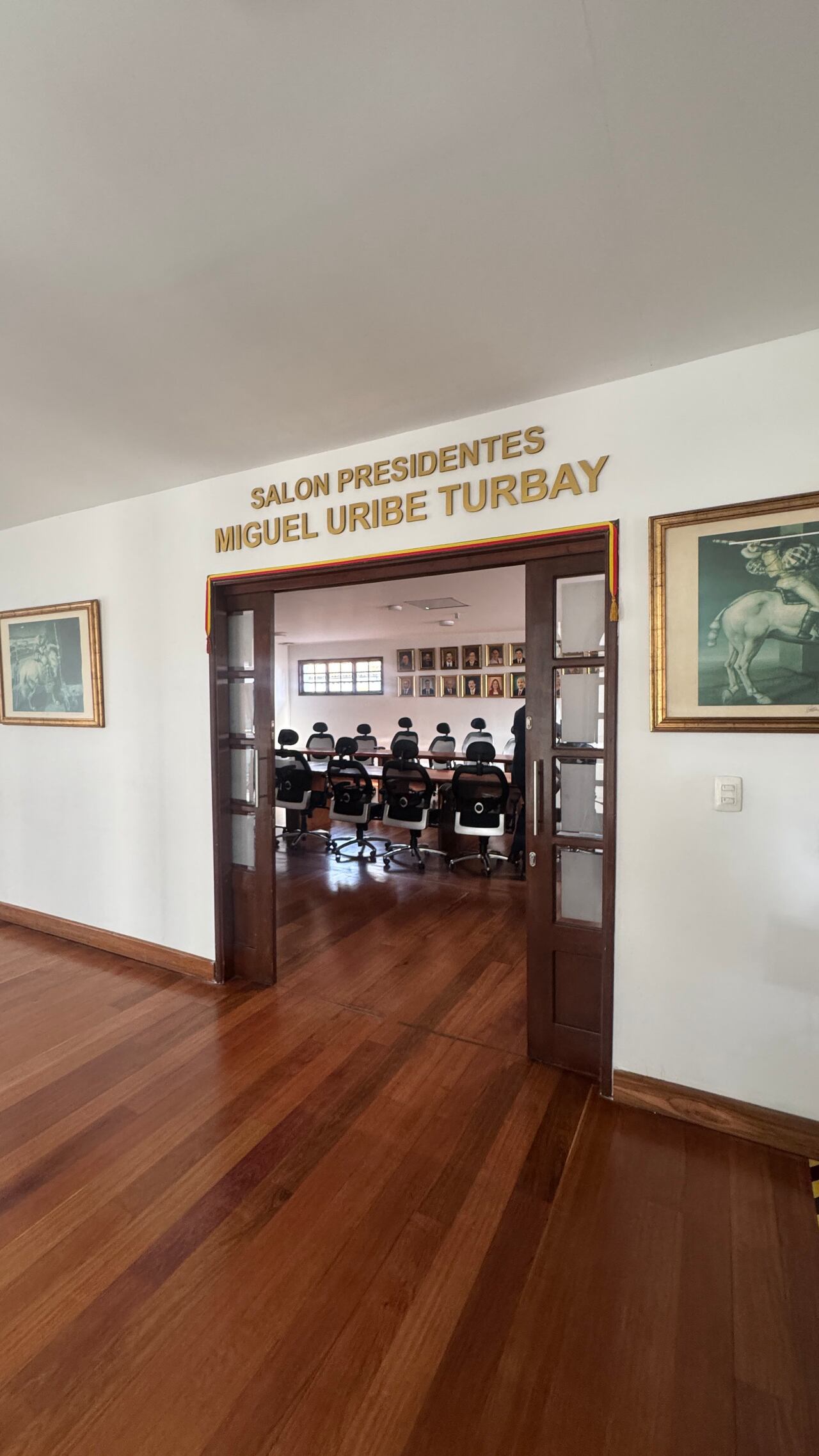 Homenaje a Miguel Uribe Turbay en el Concejo de Bogotá