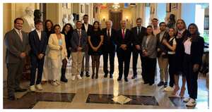 Los jóvenes en la OEA, en Washington, junto al secretario general, Luis Almagro, y el expresidente Iván Duque.
