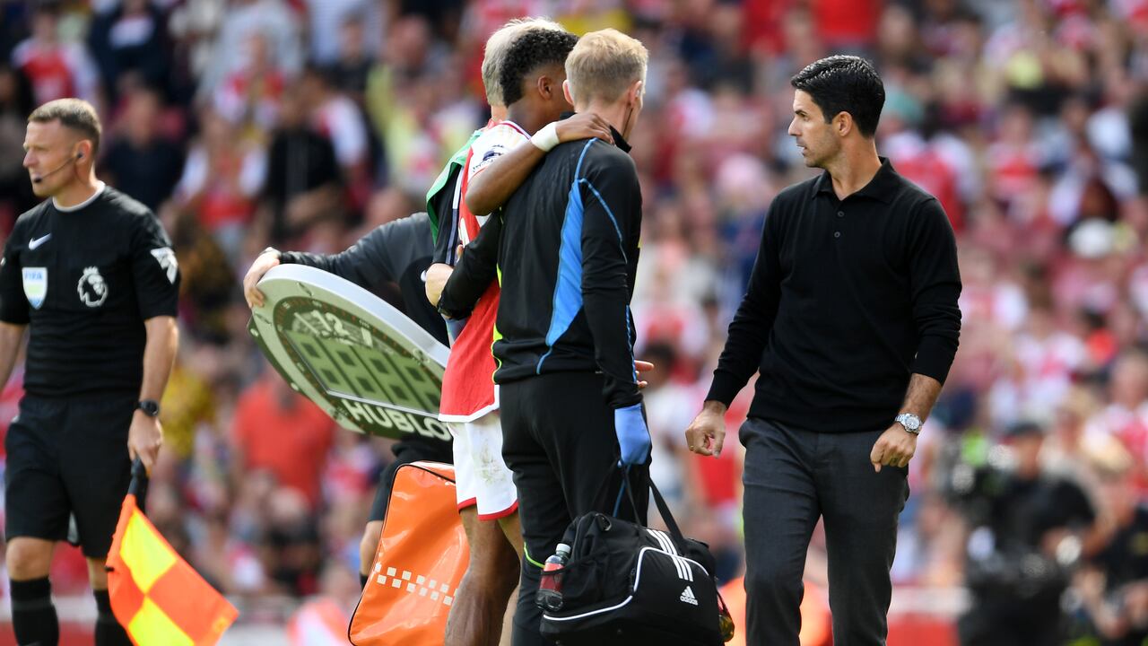 El futbolista lesionado es Jurriën Timber y se perderá gran parte de la temporada.