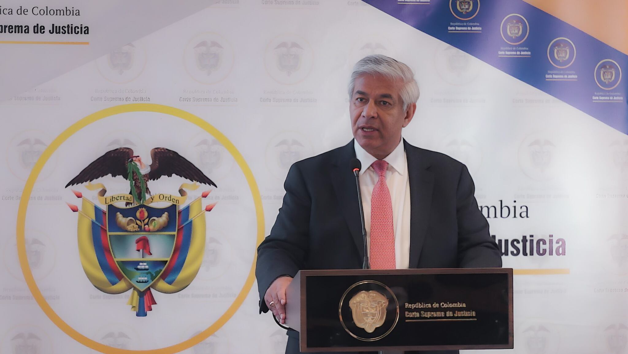 La jurista María Patricia Balanta Medina, el exdefensor del Pueblo Carlos Ernesto Camargo Assis y el abogado Jaime Humberto Tobar Ordóñez. Los tres conforman la terna seleccionada este jueves por la Corte Suprema de Justicia, de la cual el Senado elegirá al reemplazo del magistrado José Fernando Reyes Cuartas en la Corte Constitucional.