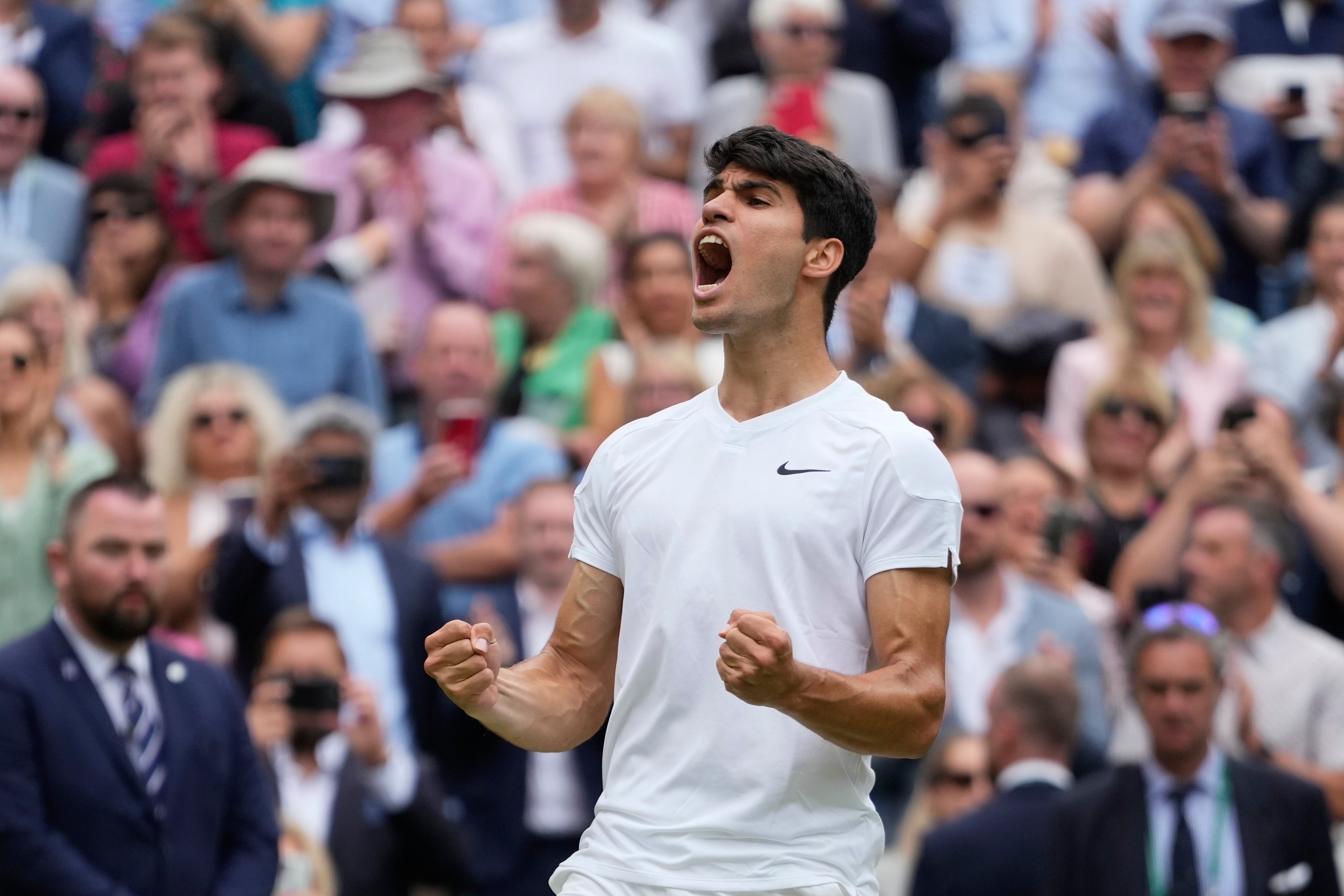 Carlos Alcaraz accedió a la final del Wimbledon tras eliminar a Medvedev