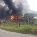 El camión explotó en medio de la vía