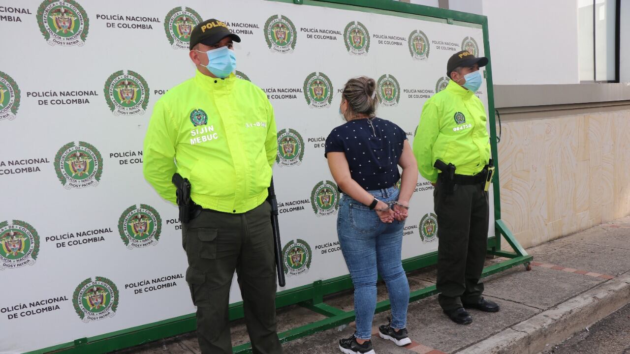 La mujer de 35 años era la encargada de transportar a sus cómplices y de pasarles y guardar las armas con las que se cometían los delitos.
