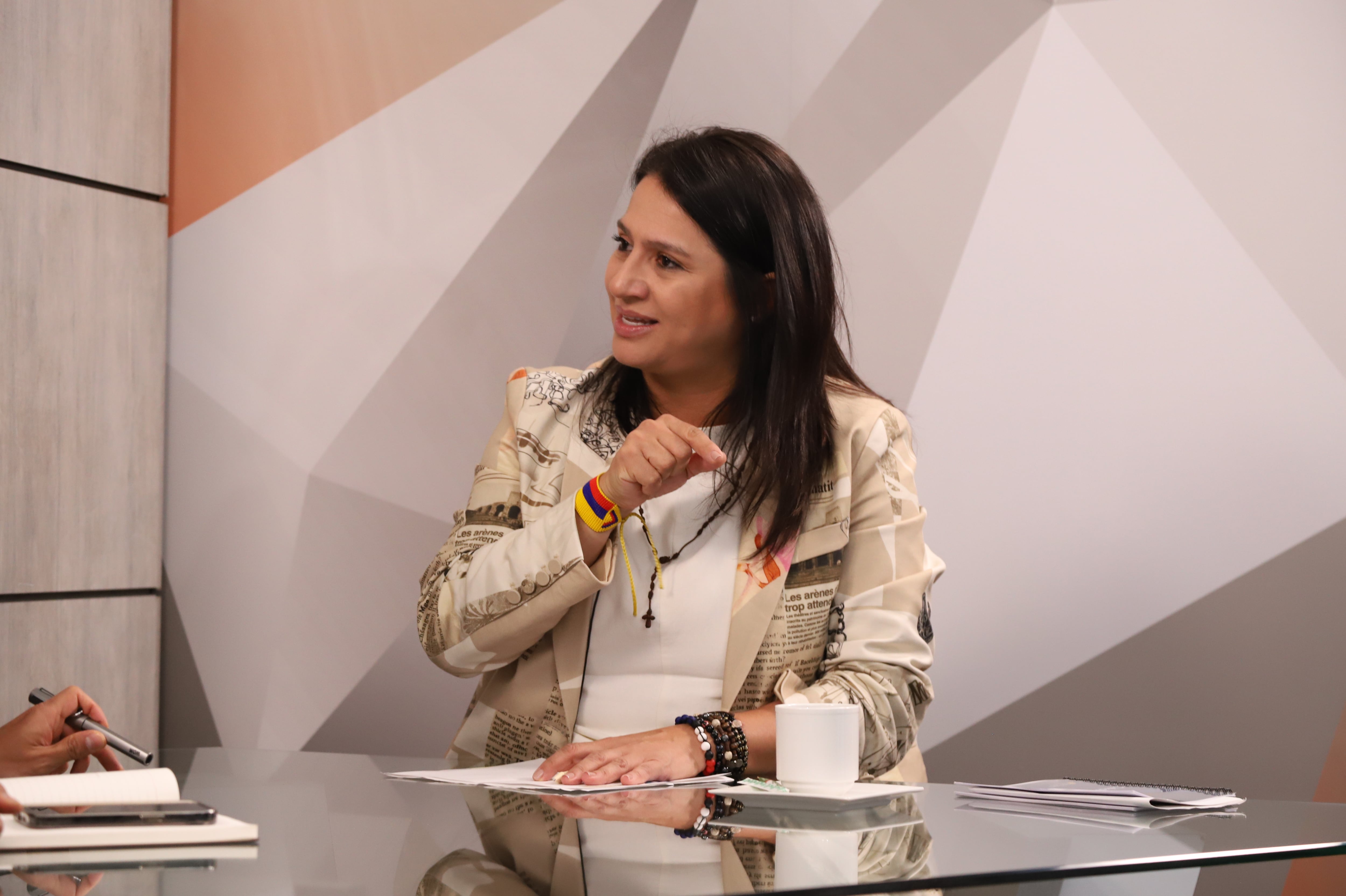 Senadora Paola Holguín