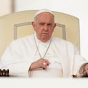 El Papa Francisco durante su audiencia general semanal en la Plaza de San Pedro en el Vaticano, el 18 de octubre de 2023. El martes 24 de octubre de 2023, el Papa aceptó la renuncia de un obispo polaco cuya diócesis ha sido sacudida durante semanas por informes de una orgía gay que involucra a un prostituto en el apartamento de un sacerdote.