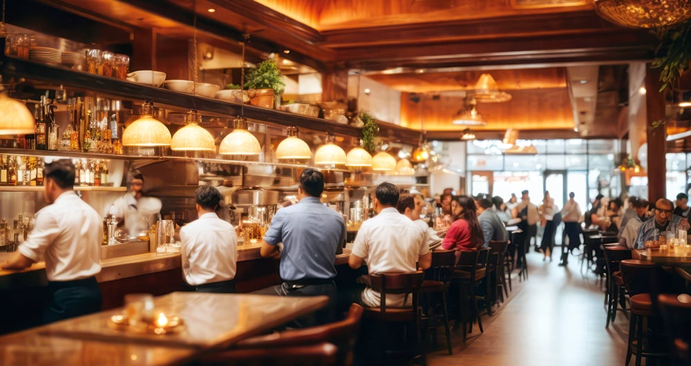 Los sectores que más empleo generan en la noche, como bares y restaurantes, serían los más afectados con el cambio del horario nocturno, pero este solo entrará en vigencia en seis meses.