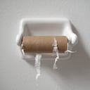 Los datos indican que cada hogar bogotano compró un promedio de 30 rollos durante este período.