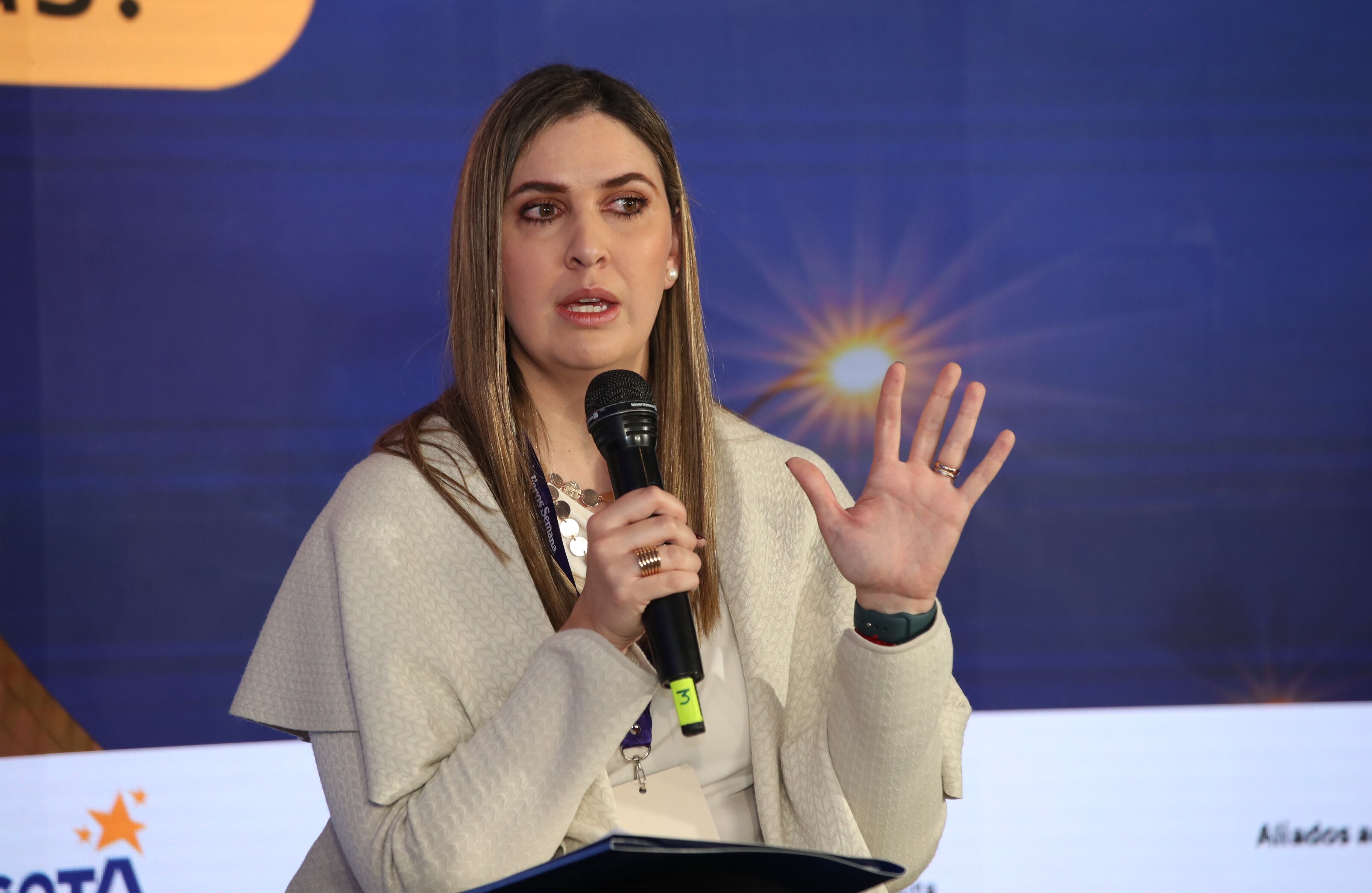 Foro ‘Bogotá y El Dorado: ¿listos para ser el hub de las Américas?’
Miércoles 21 de mayo de 2025


Paula Bernal
Presidenta de IATA Colombia


 CONVERSATORIO | El Dorado y Bogotá: ¿cómo convertirlo en el hub de las
Américas?