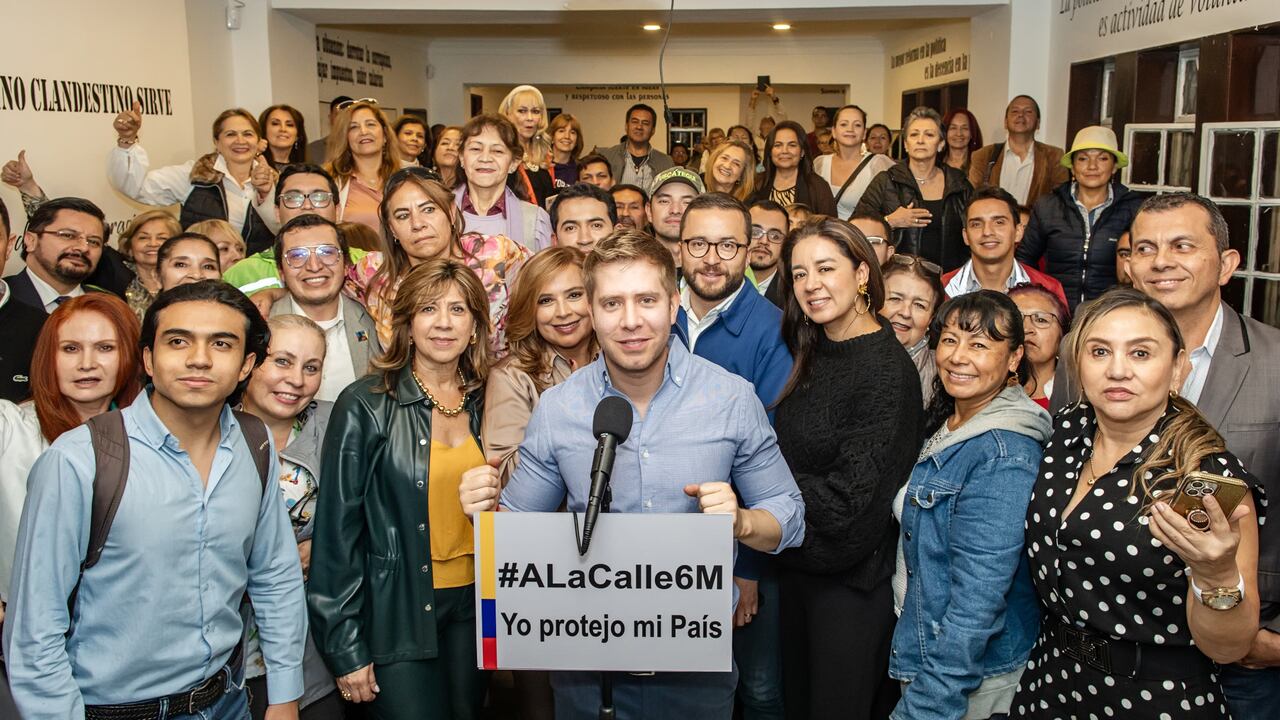 Integrantes del Centro Democrático durante una reunión en Bogotá.