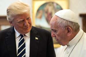 Donald Trump junto al papa Francisco en 2017.